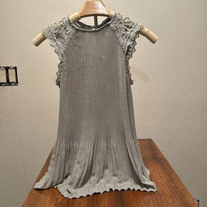 APT.9 small top light sage